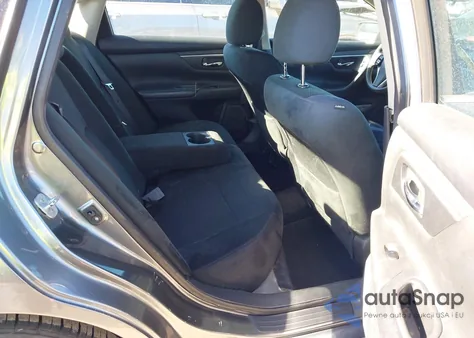 2015 Nissan Altima 2.5 S z USA, uszkodzony, nr VIN 1N4AL3AP1FC493516